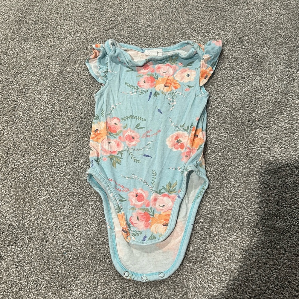 Angel Dear 6-12 months‎ floral bamboo onesie